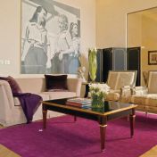 Мягкая мебель для гостиной комнаты.