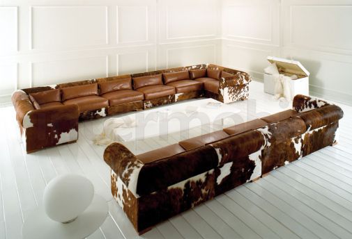 Мягкие диваны, кресло и пуф из коллекции PICCADILLY