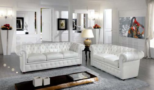 Мягкие диваны и столик для гостиной комнаты.