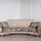 Мягкий диван для гостиной комнаты.