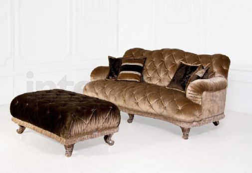 Мягкий гарнитур для гостиной комнаты.