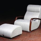 Мягкое кресло и пуф от Mantellassi.