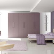 Набор для спальни с двуспальной кроватью и вместительным шкафом