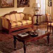 Набор из натурального дерева для гостиной в классическом стиле