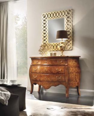 Набор из комода и зеркала для спальни