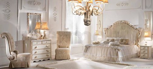 Набор мебели для спальной комнаты.