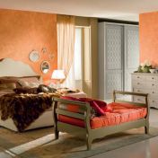 Набор мебели для спальной комнаты.