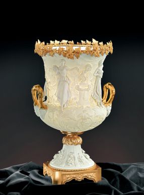 Настольная лампа из белого фарфора