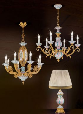 Настольная лампа с шелковым абажуром и подвесные люстры