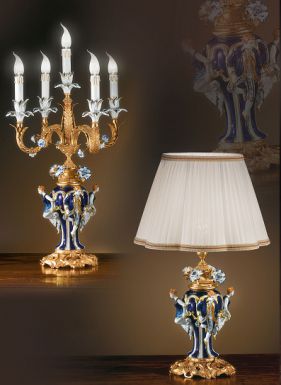 Настольные светильники в позолоченной отделке с фарфоровыми вставками