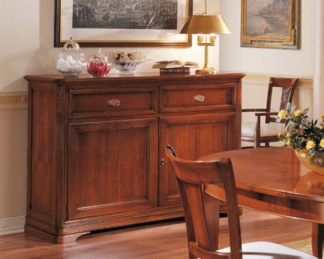 Небольшой комод из Италии