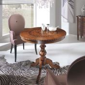 Небольшой круглый столик для гостиной