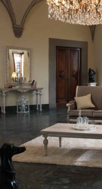 Неоклассический комплект для гостиной комнаты.