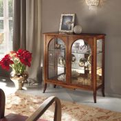 Низкая витрина для гостиной