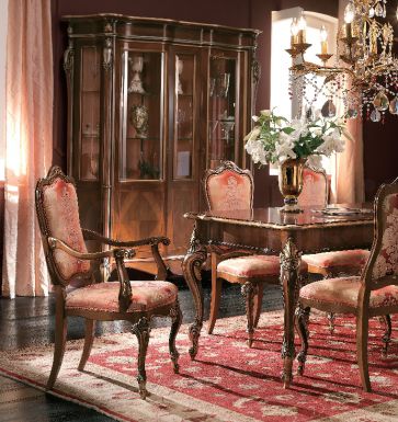 Обеденный стол и стулья для столовой или гостиной