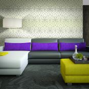 Обои с восточным рисунком на меняющей свой фон стене