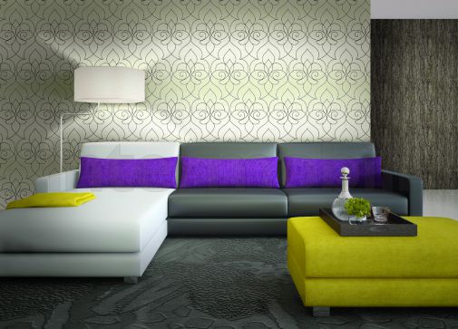 Обои с восточным рисунком на меняющей свой фон стене