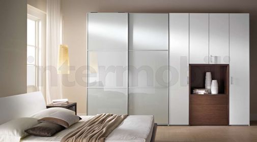 Оригинальный платяной шкаф от Mercantini с распашными и раздвижными створками