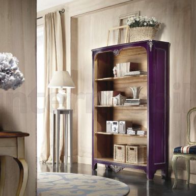 Открытая яркая витрина