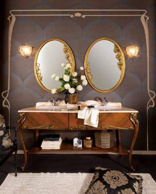 Овальные зеркала и консоль для ванной комнаты.