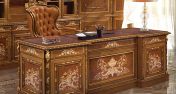 Письменный стол с инкрустацией и кресло для кабинета