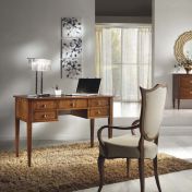 Письменный стол в комплекте с креслом