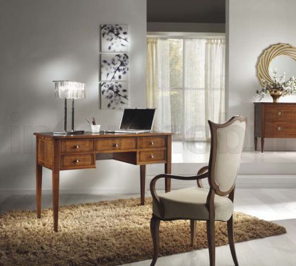 Письменный стол в комплекте с креслом