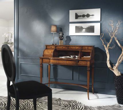 Письменный стол и стул для кабинета руководителя