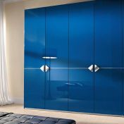 Платяной шкаф из коллекции SESTANTE с распашными створками