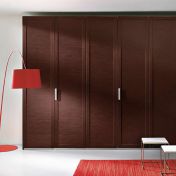 Платяной шкаф из коллекции SESTANTE в дубе кофейного оттенка