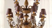 Подвесная люстра с двенадцатью светильниками