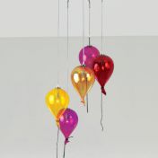 Подвесная яркая люстра