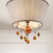 Потолочный светильник с абажуром