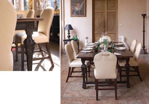 Прямоугольный обеденный стол со стульями обтянутых тканью