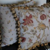 Гобеленовая подушка