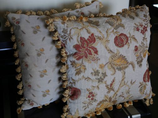 Гобеленовая подушка