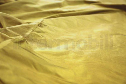 Шелк золотого цвета