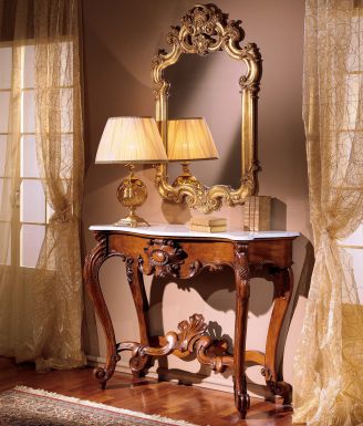 Резная консоль и зеркало в позолоченной раме