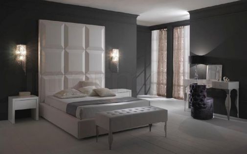 Роскошная мебель для спальной комнаты.
