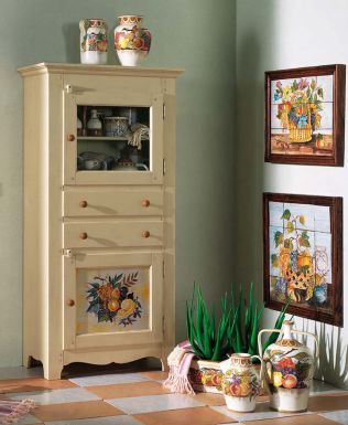 Сервант 2-дверный вертикальный в стиле кантри