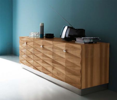 Сервант из натурального ореха коллекции DIAMANTE