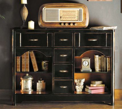 Сервант с шестью ящиками