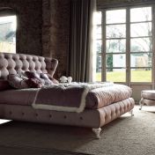 Шикарная композиция для спальной комнаты