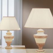 Шикарная настольная лампа из коллекции Vogue