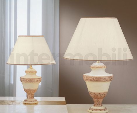 Шикарная настольная лампа из коллекции Vogue