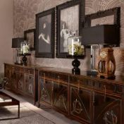 Шикарный комод для гостиного интерьера.