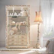 Шкаф-витрина для спальной комнаты.