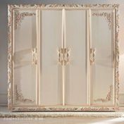 Шкаф для спальни с распашными дверцами.