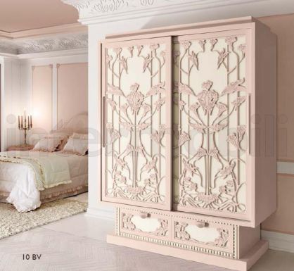 Шкаф для светлой спальни коллекции Bellavita.