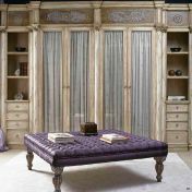 Шкаф и мягкий пуф для спальни.